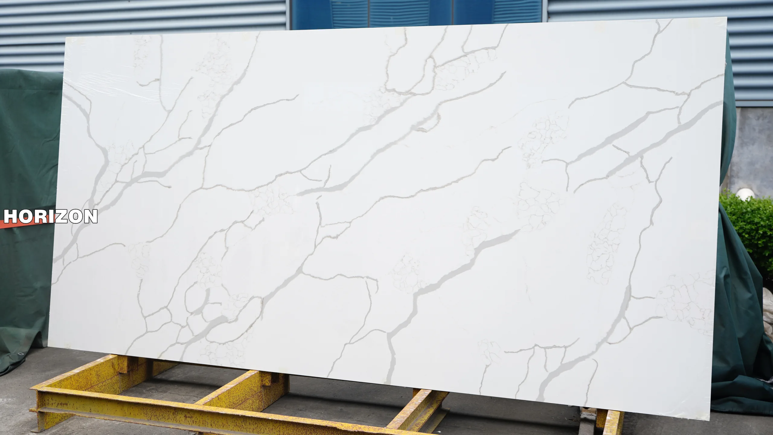 QUARTZ CALACATTA 1003 BEST QUARTZ STONE SLABS - HORIZON QUARTZ