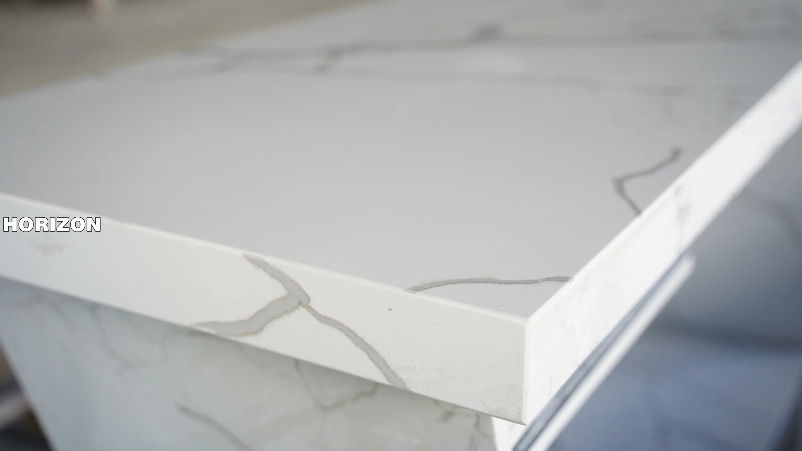 QUARTZ CALACATTA 1003 TABLE BEST QUARTZ STONE SLAB - HORIZON QUARTZ