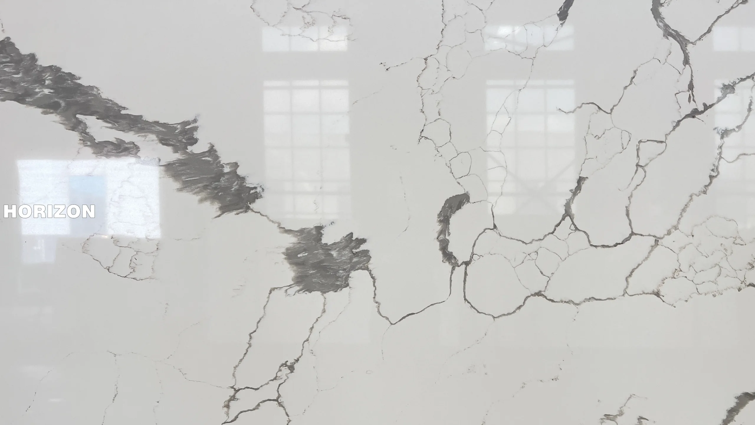 QUARTZ CALACATTA 1015 CLOSE UP BEST QUARTZ STONE SLAB - HORIZON QUARTZ