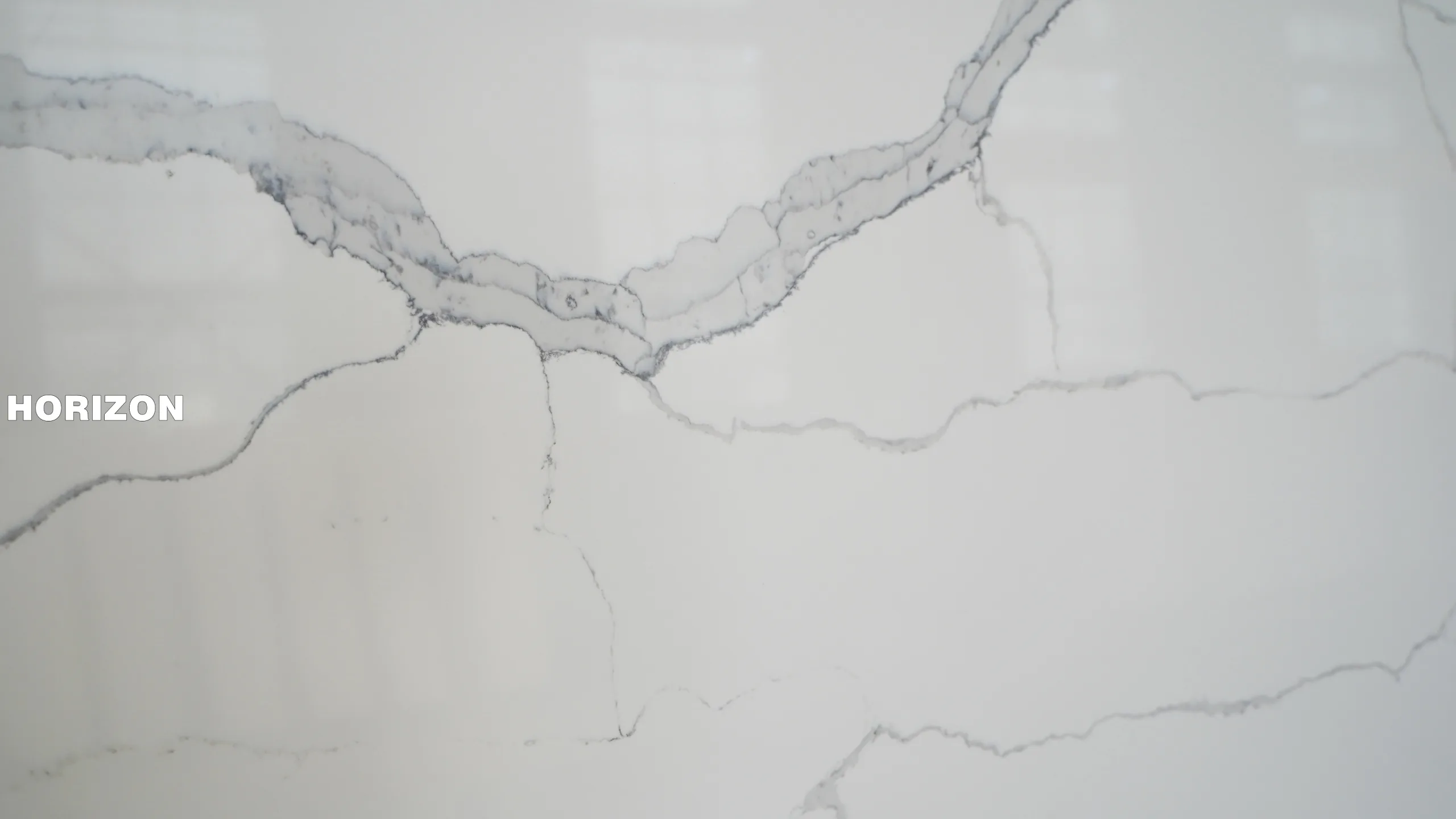 QUARTZ CALACATTA 1020 CLOSE UP BEST QUARTZ STONE SLAB - HORIZON QUARTZ