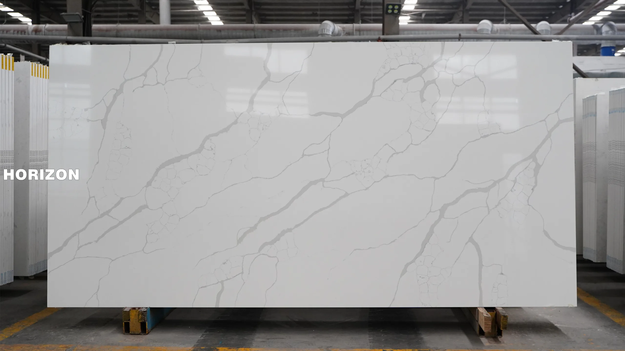 QUARTZ CALACATTA 1025 BEST QUARTZ STONE SLAB - HORIZON QUARTZ