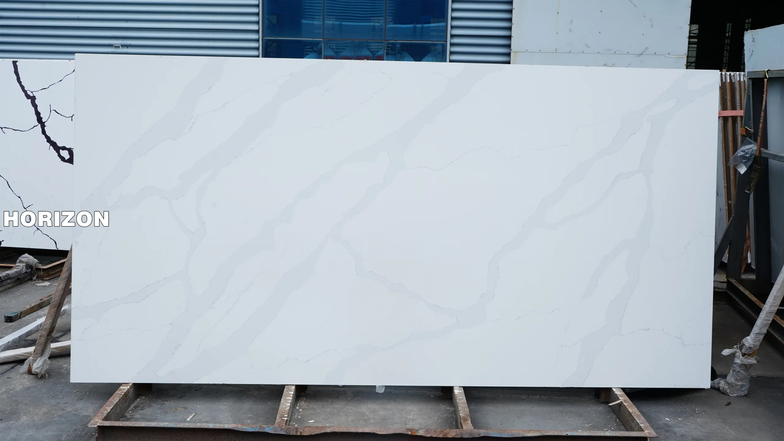 QUARTZ CALACATTA 5104 BEST QUARTZ STONE SLABS - HORIZON QUARTZ