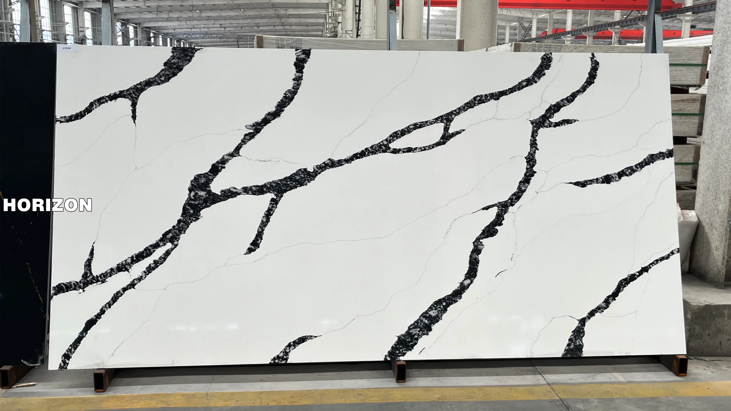 QUARTZ CALACATTA 6792 QUARTZ STONE SLAB - HORIZON QUARTZ